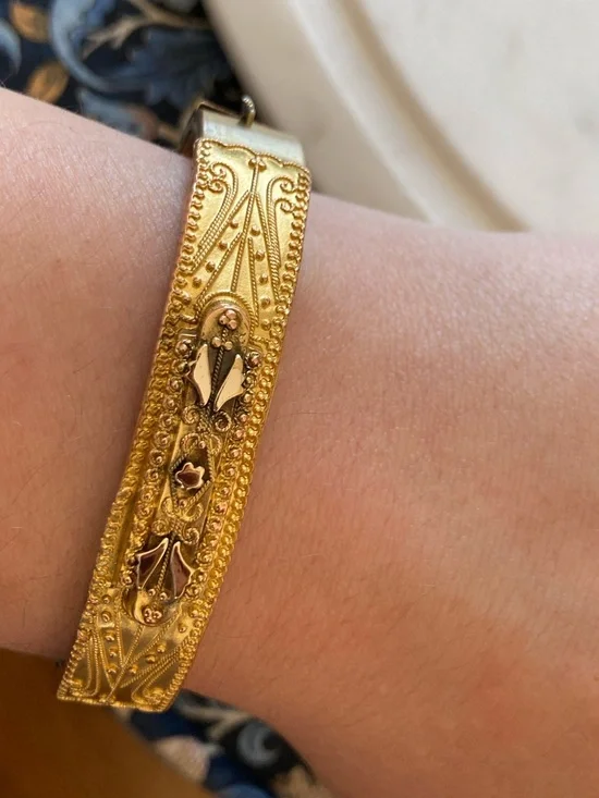 Antique Victorian Ornate Hinged Bangle Bracelet - Picture 13 of 17